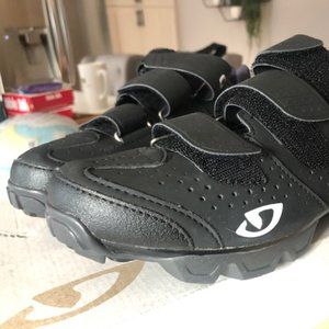 Brand New GIRO Women's Riela R Cycling Shoes (38)